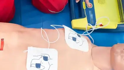 réassort armoire à pharmacie Lorient-2