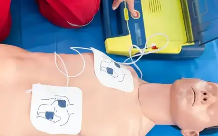 réassort armoire à pharmacie Nantes-2